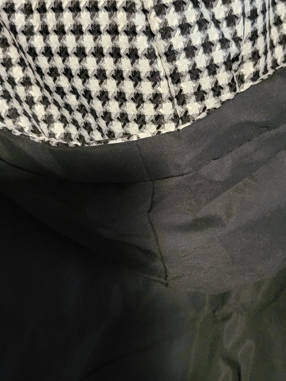 Men's Hooded Puffer Jacket with Houndstooth Lining - Black - Picture 9 of 9